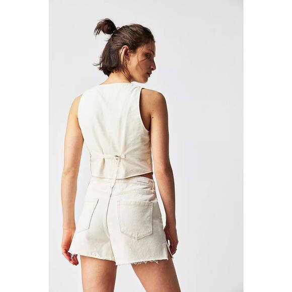 Blank NYC The Reeve Sunflower Floral Embroidered White Denim Shorts 27 - Picture 2 of 13